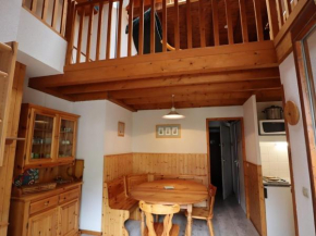 Charmant Triplex au Centre, 6 Pers, Proche Pistes et Commodités, Piscine d'Été - FR-1-342-248